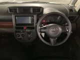 Toyota Roomy 8